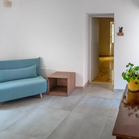 Lucente & ウジェント