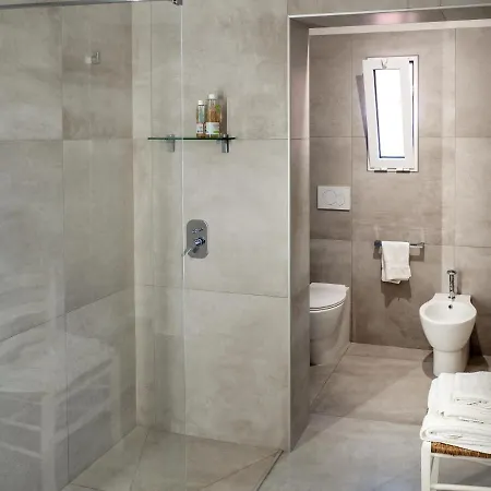 Lucente & ウジェント