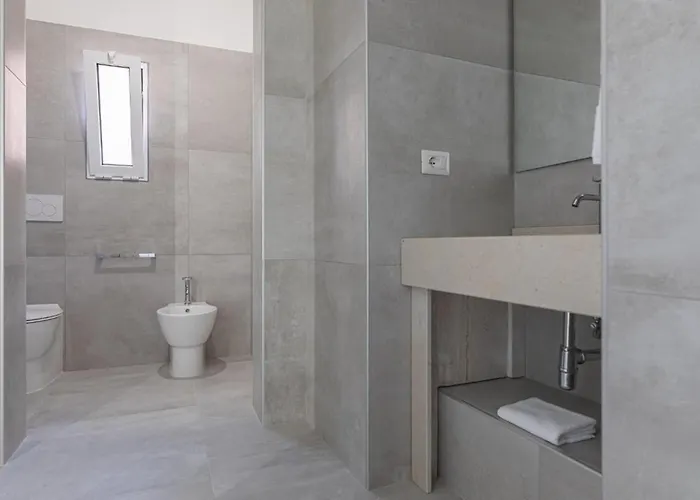 לינה וארוחת בוקר Lucente & אוג'נטו